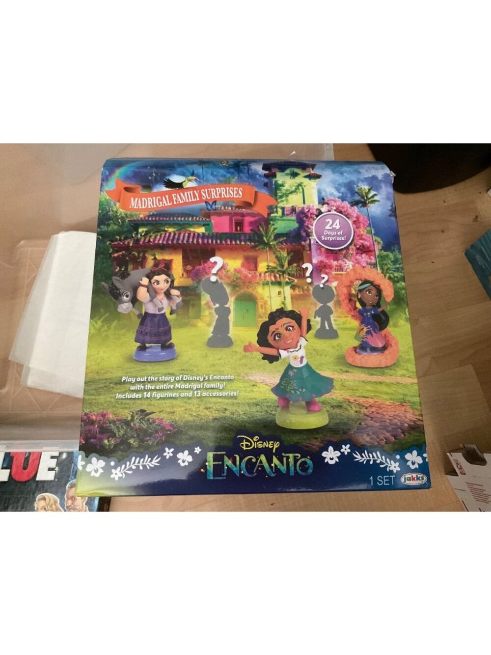 Disney ENCANTO ADVENT CALENDAR 24 Madrigal Family Surprises 14 FIGURINES new box